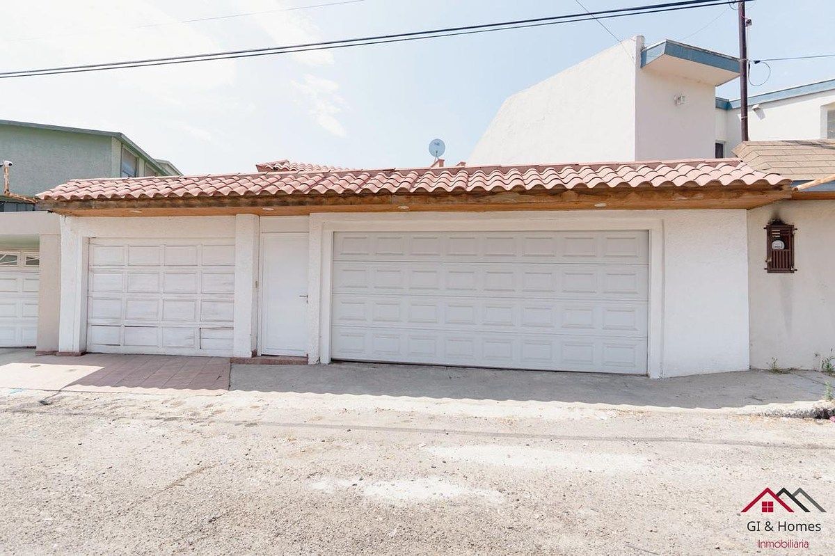 26 de 30: Entrada trasera