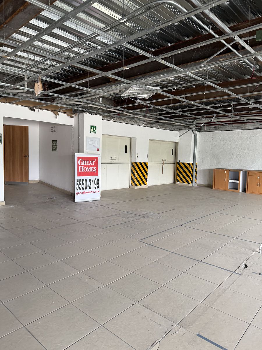 10 de 11: Acceso del estacionamiento