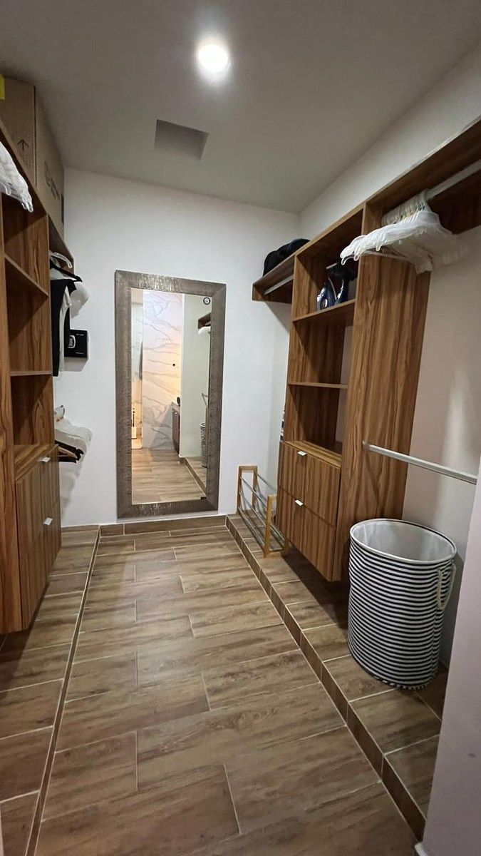 11 de 19: Walking closet