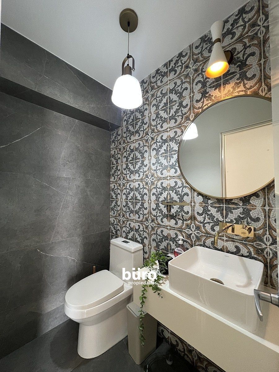 14 de 23: Baño de visitas, 1. piso