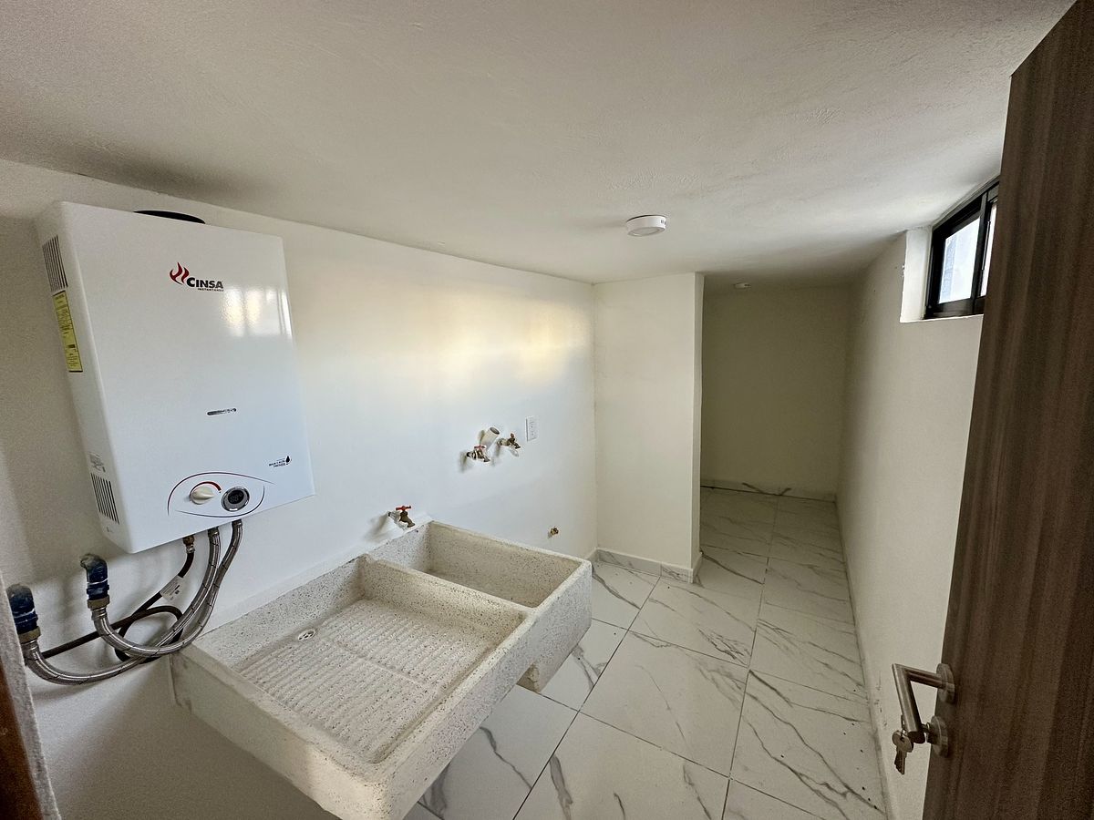 11 de 23: AREA DE LAVADO