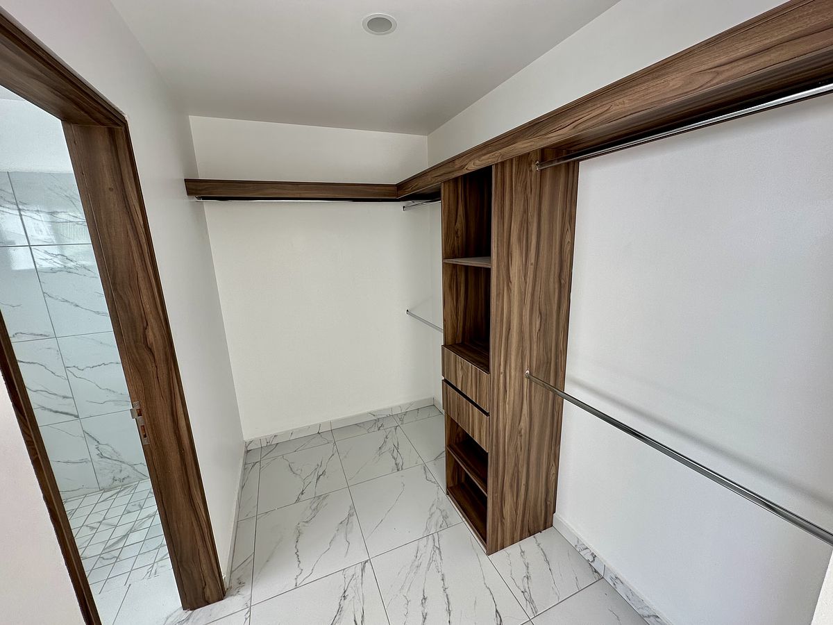 18 de 23: VESTIDOR RECAMARA 1