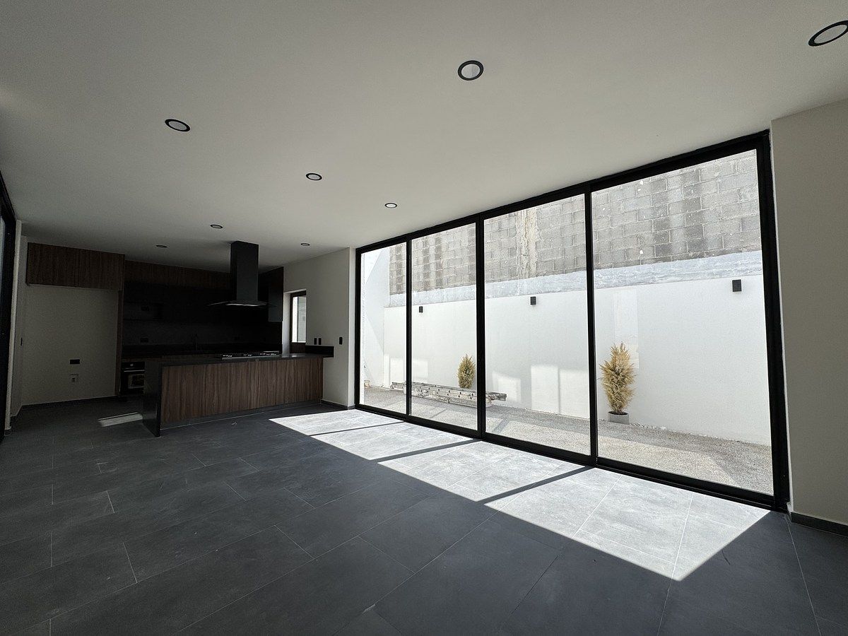 6 de 35: Jardín trasero