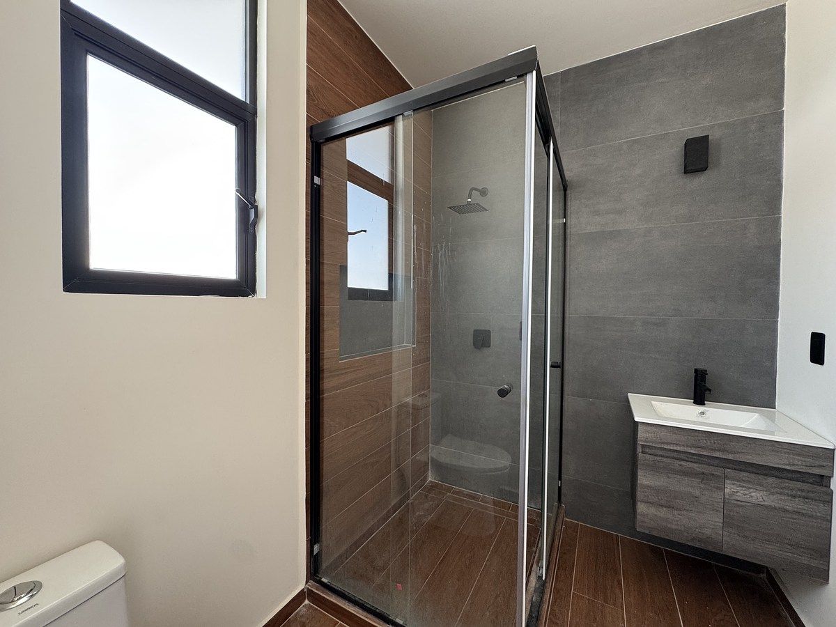 25 de 35: Baño completo