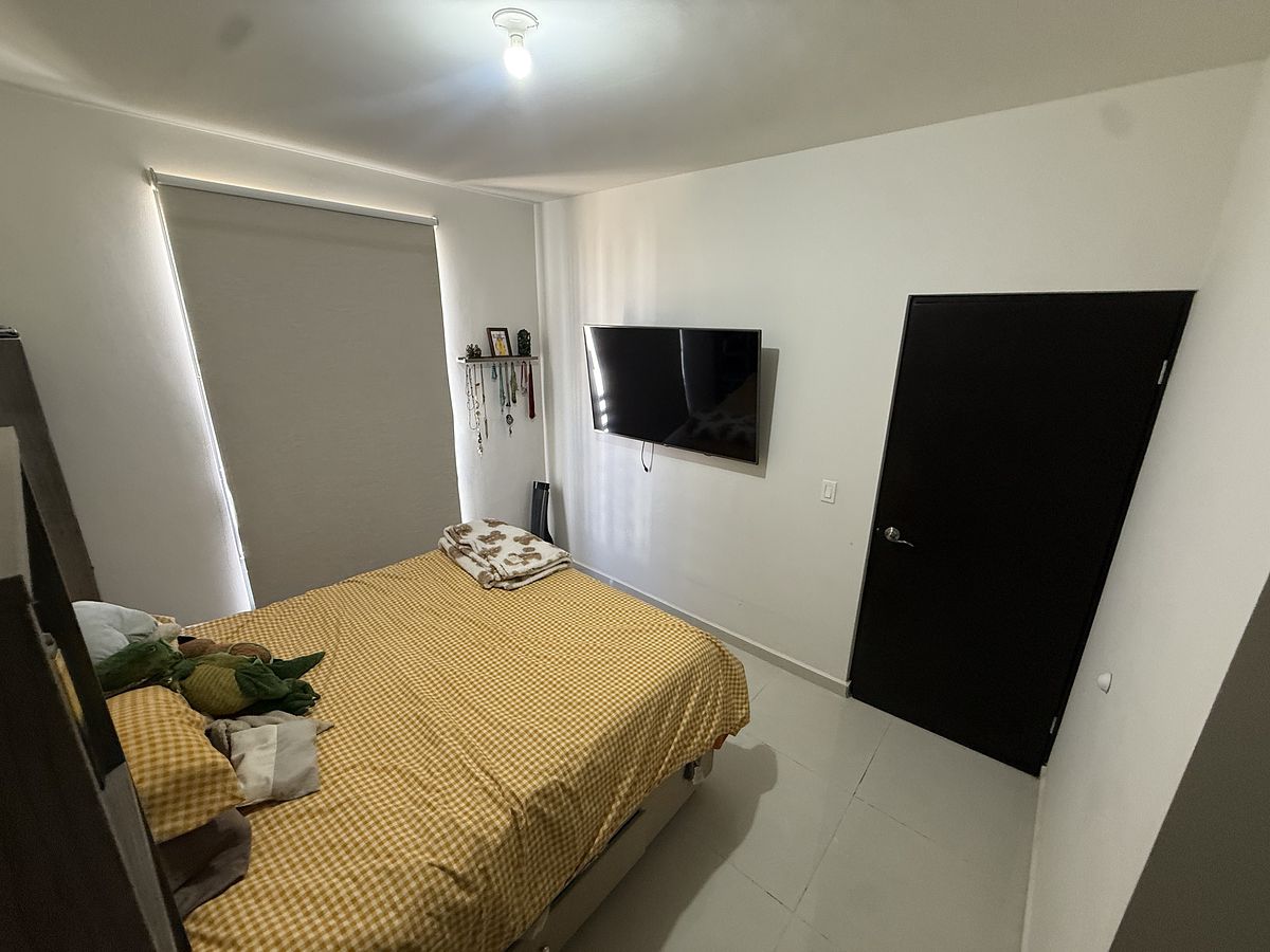 10 de 19: RECÁMARA PRINCIPAL