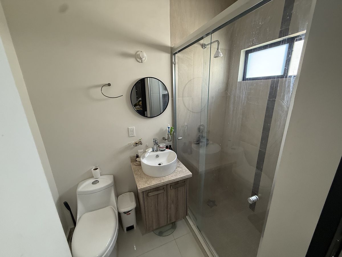 12 de 19: BAÑO RECÁMARA PRINCIPAL