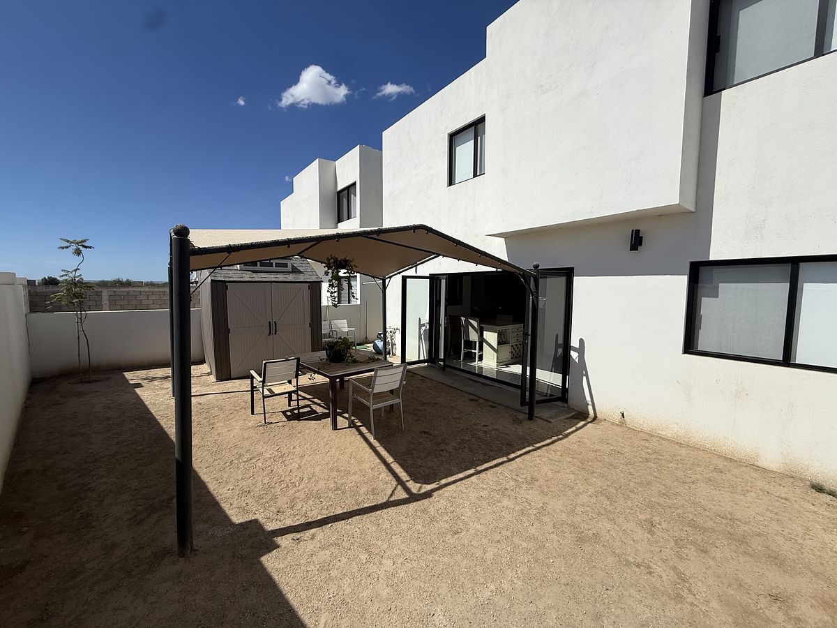 14 de 19: PATIO TRASERO