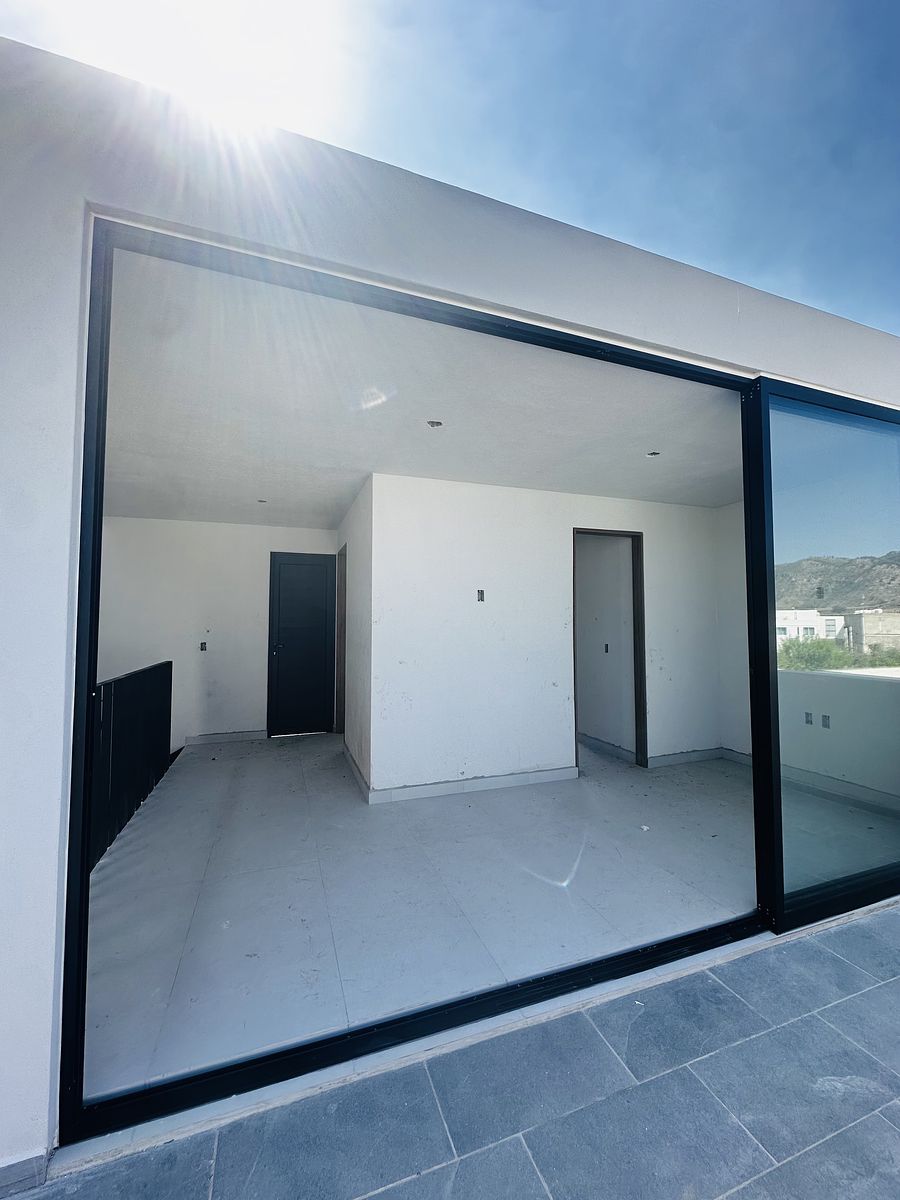 25 de 36: area interna roof