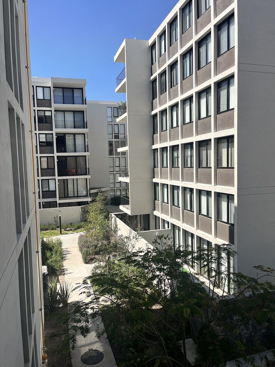 9 de 35: Vista edificio