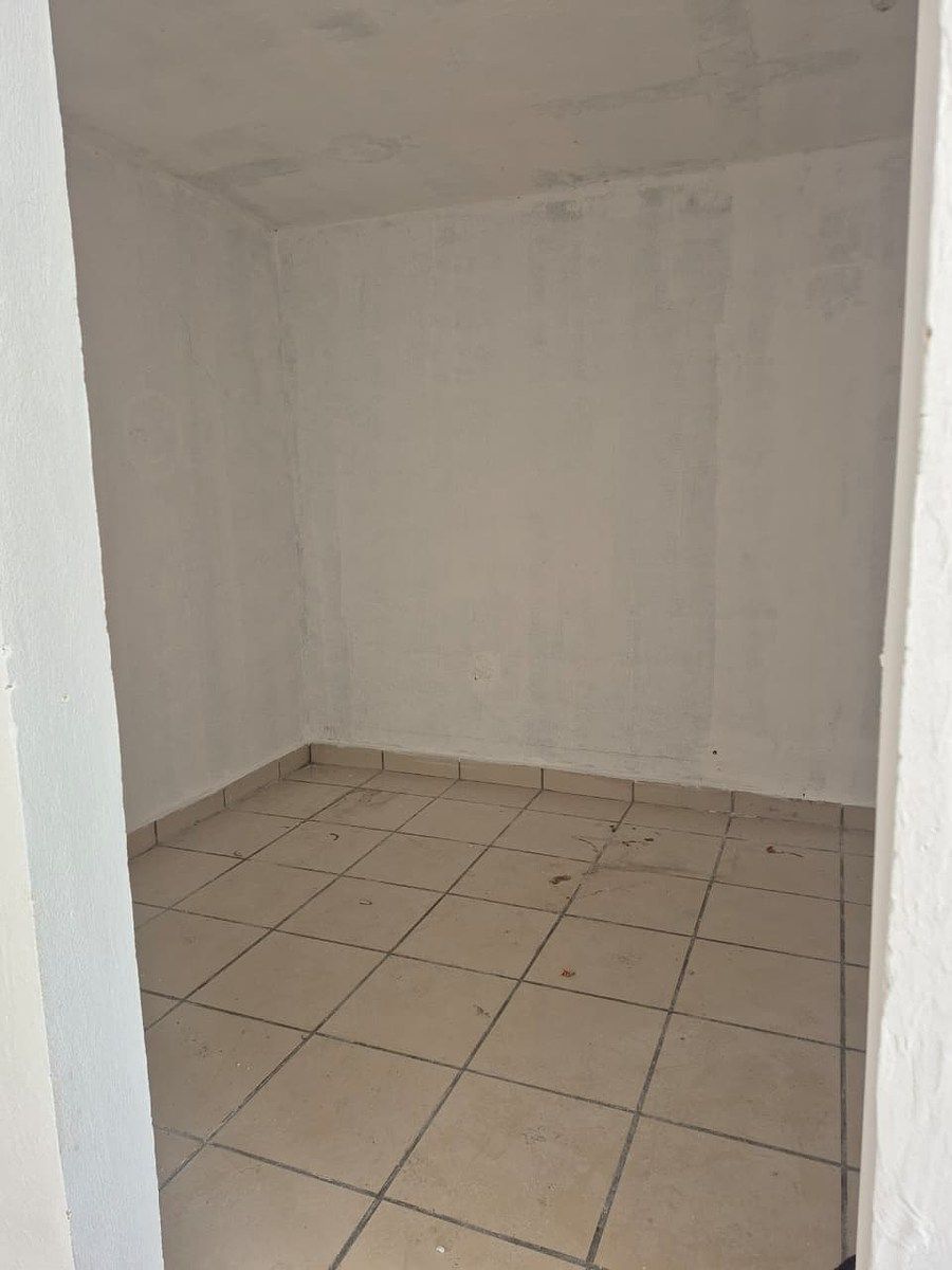 15 of 18: CLOSET REC. #4