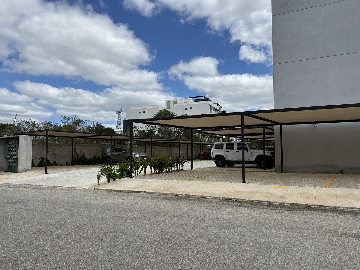 14 de 29: AREA DE ESTACIONAMIENTO