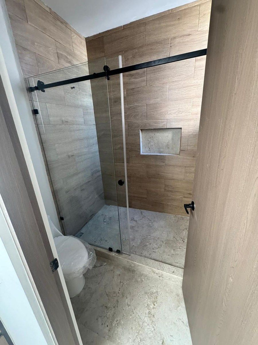 4 de 9: Baños con acabado de lujo