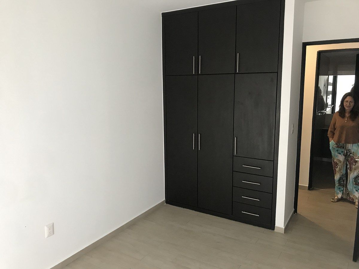 11 de 29: CLOSET DE RECAMARA SECUNDARIA