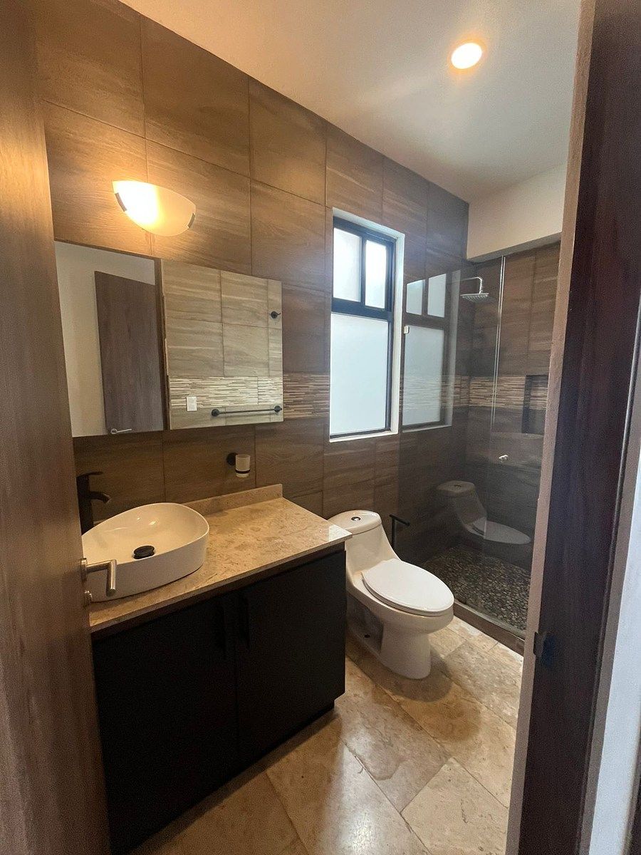 5 de 22: baño completo dentro de habitaciones 1