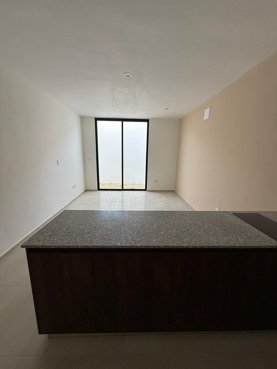 3 de 8: Cocina, Comedor y Sala