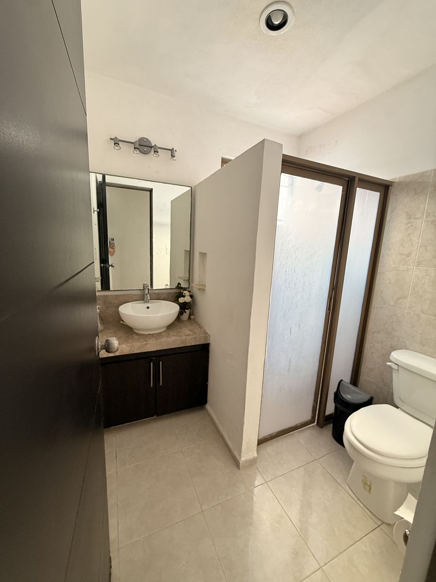 6 of 15: Baño completo