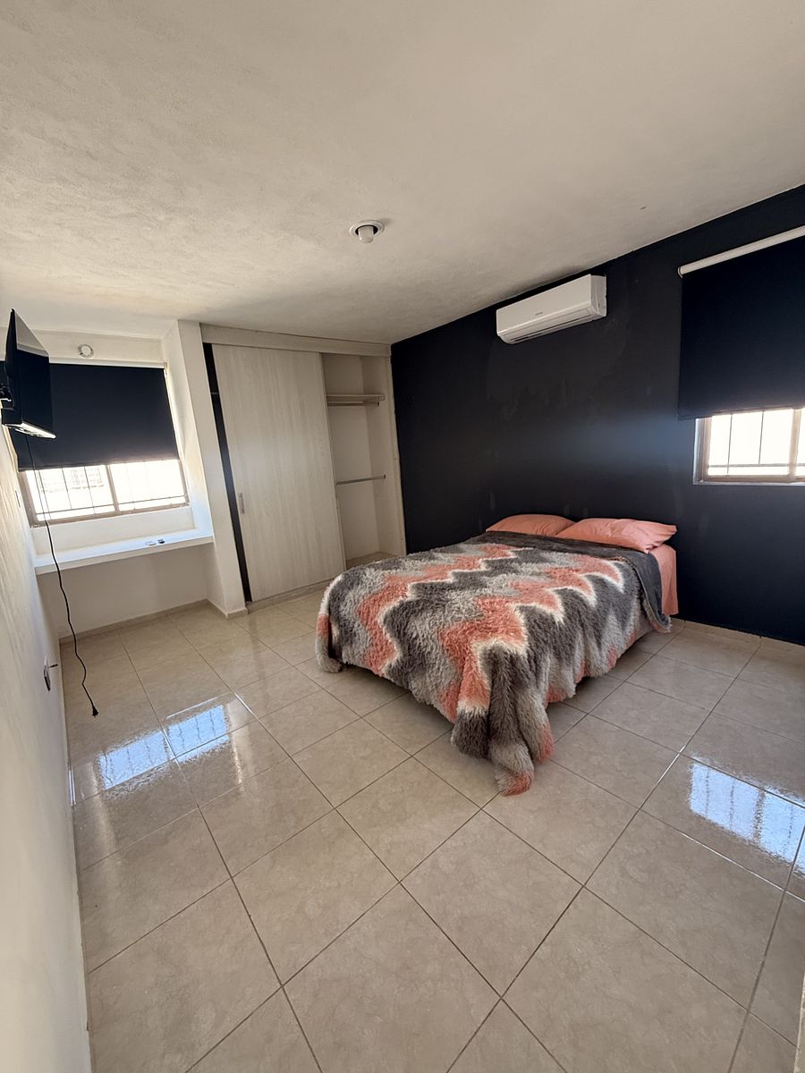 11 of 15: Recamara con closet y baño