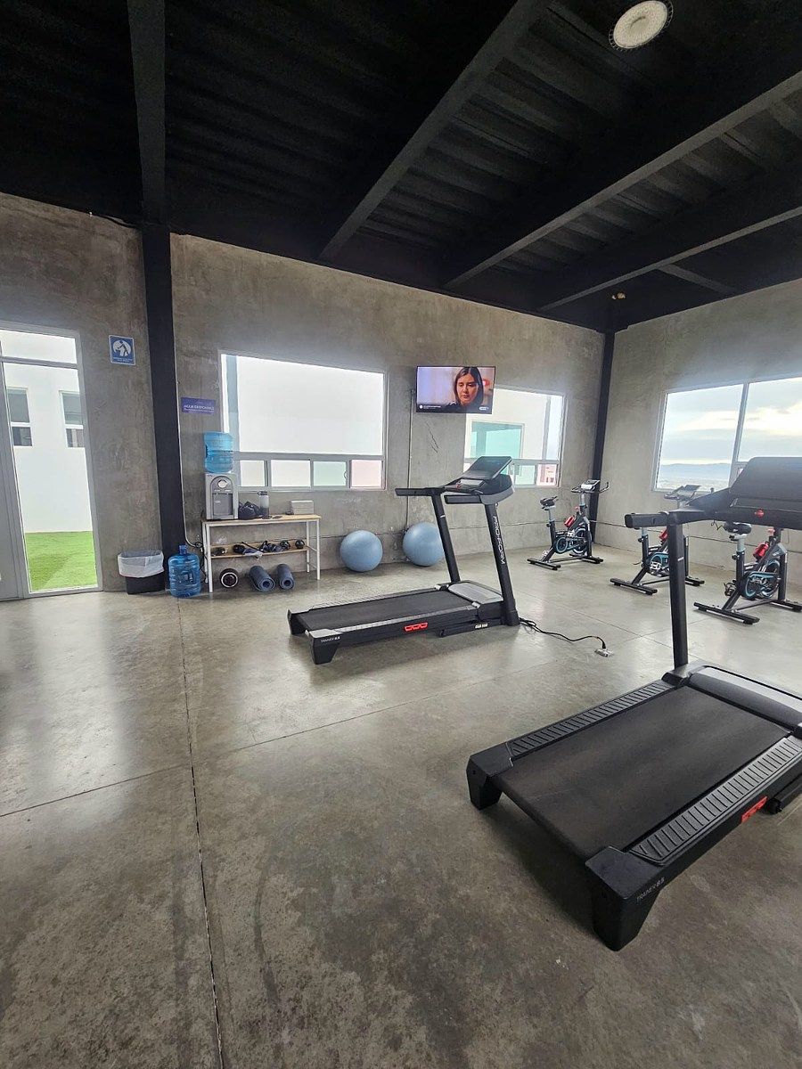 38 de 44: GIMNASIO CASA CLUB