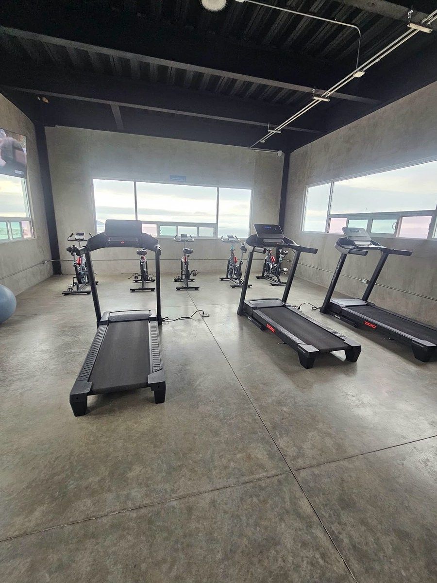 41 de 44: GIMNASIO CASA CLUB