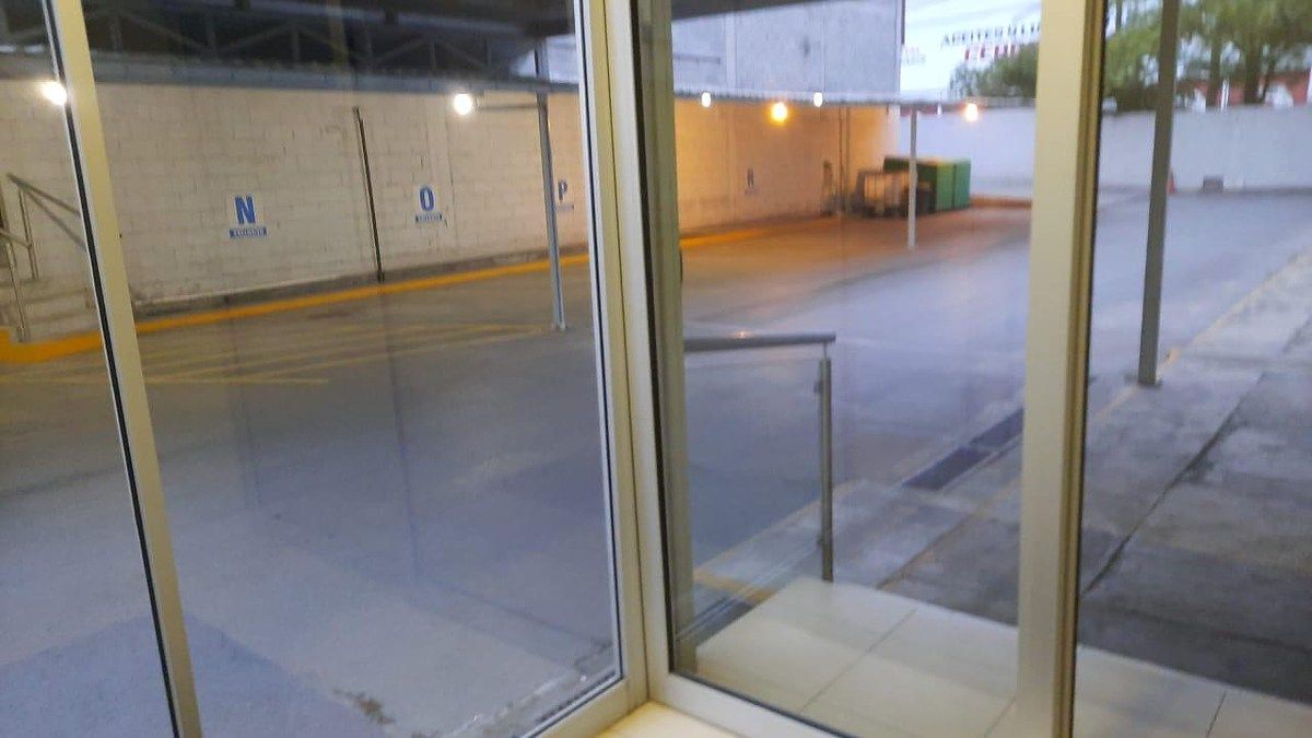 7 de 36: SALIDA A ESTACIONAMIENTO