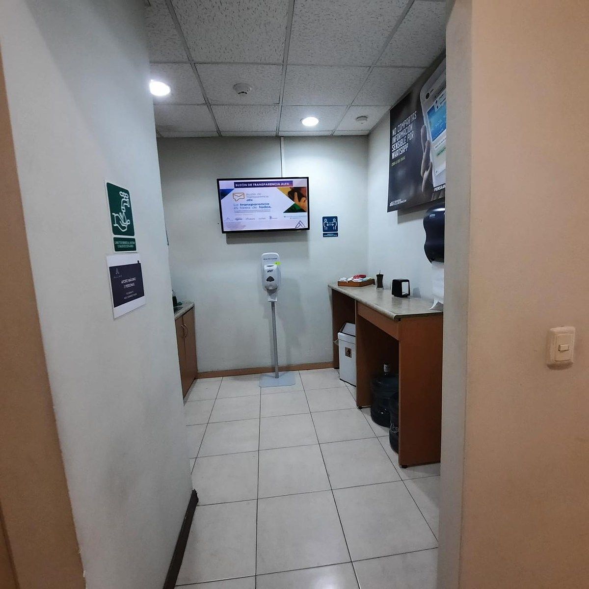 12 de 36: AREA DE COFFE BREAK