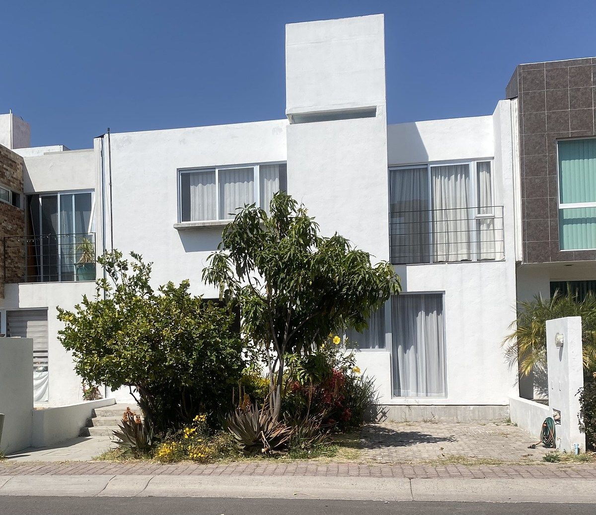 16 de 16: 2 lugares de estacionamiento