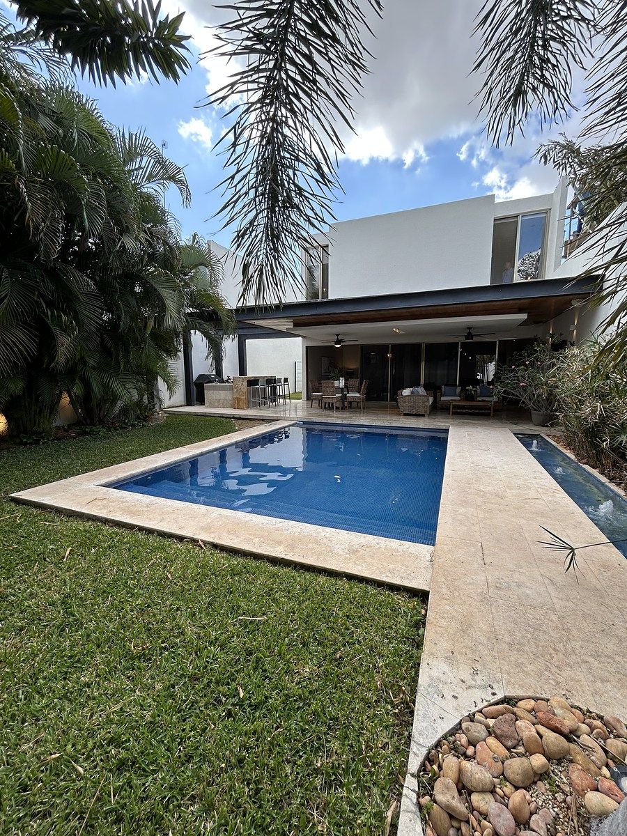 Casa en venta con amplio terreno y confort, norte de Mérida