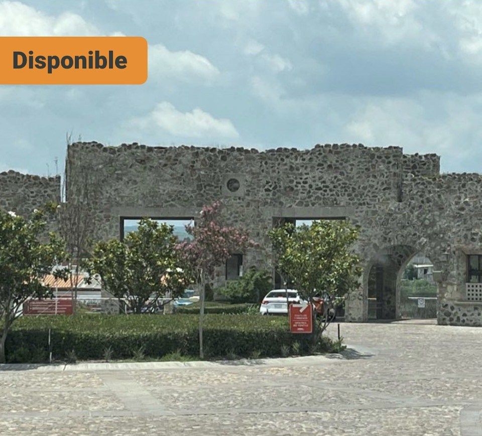 2 de 30: Pórtico a Zirandaro