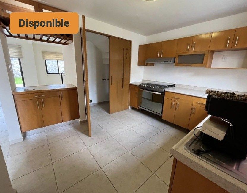 22 de 30: Cocina equipada con despensa