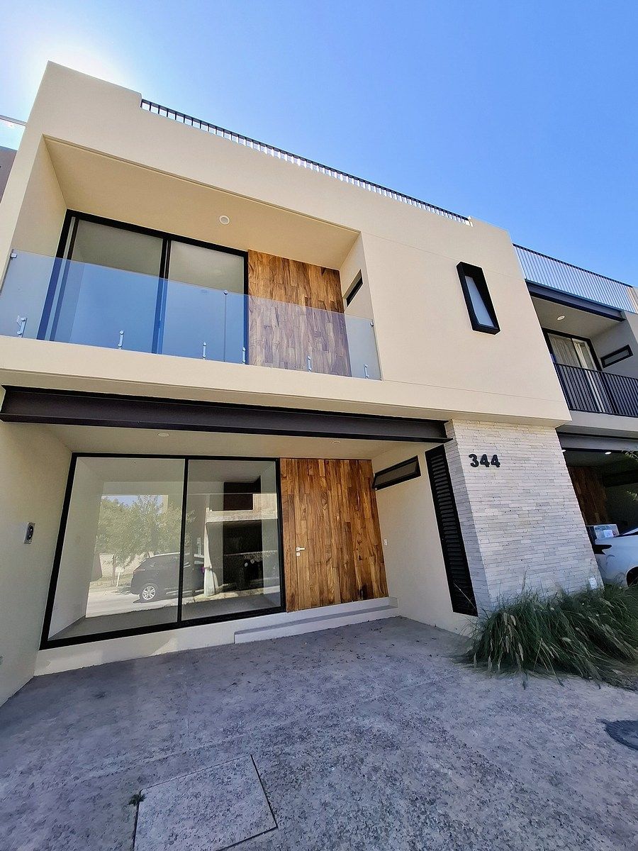 PRECIOSA CASA EN VENTA EN SOLARES COTO ALTANZA, VISITALA.