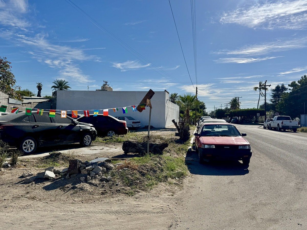 6 of 26: vista de la esquina hacia la calle Álvarez Rico