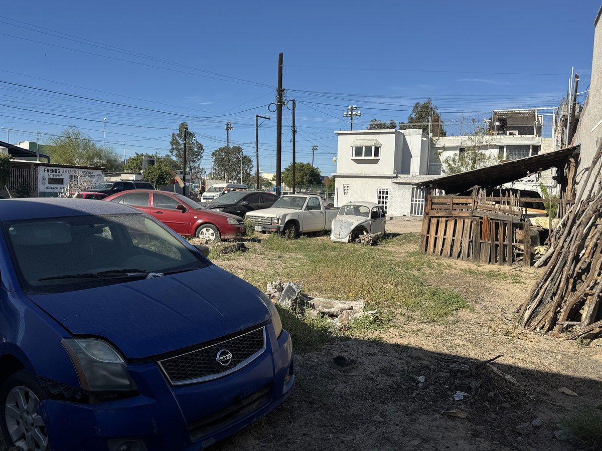 10 of 26: vista del la esquina del terreno de la parte posterior