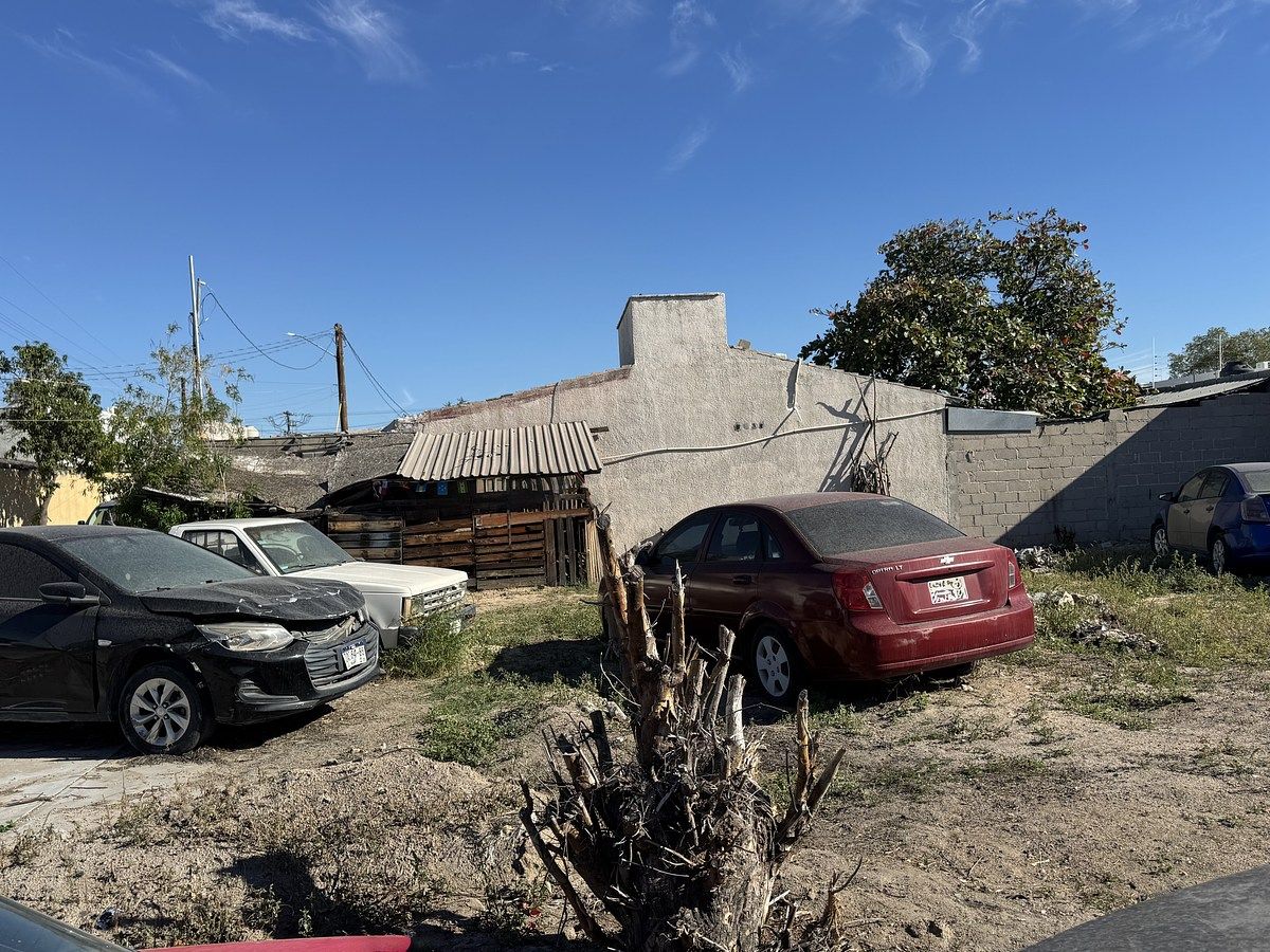 16 of 26: todos los autos serán removidos antes de firmar el contrato