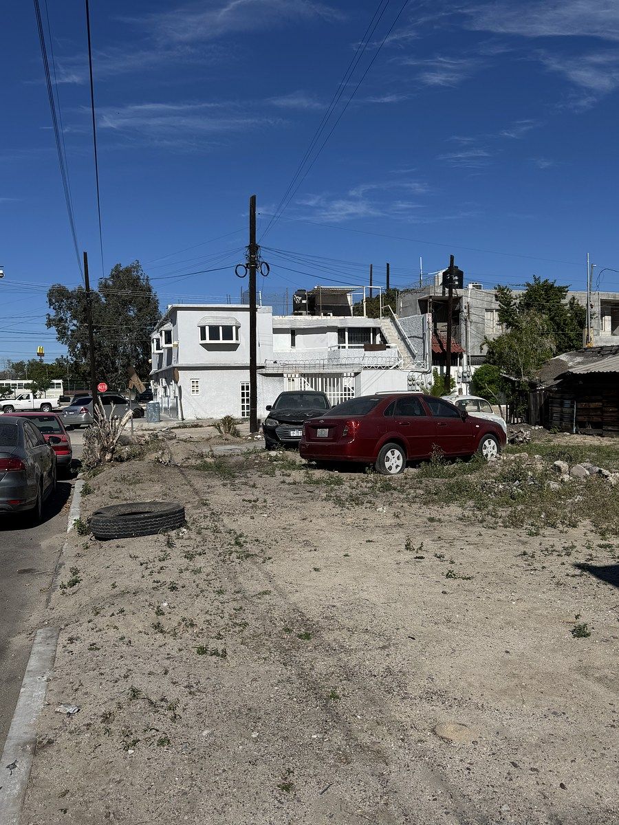 21 of 26: terreno vista sobre Álvarez Rico