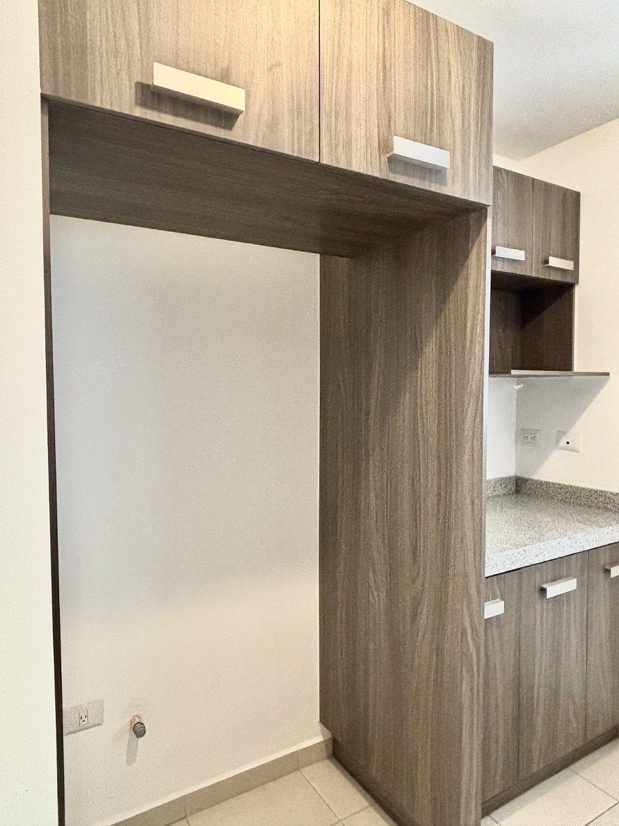 2 de 17: Amplios espacios de almacenamiento.