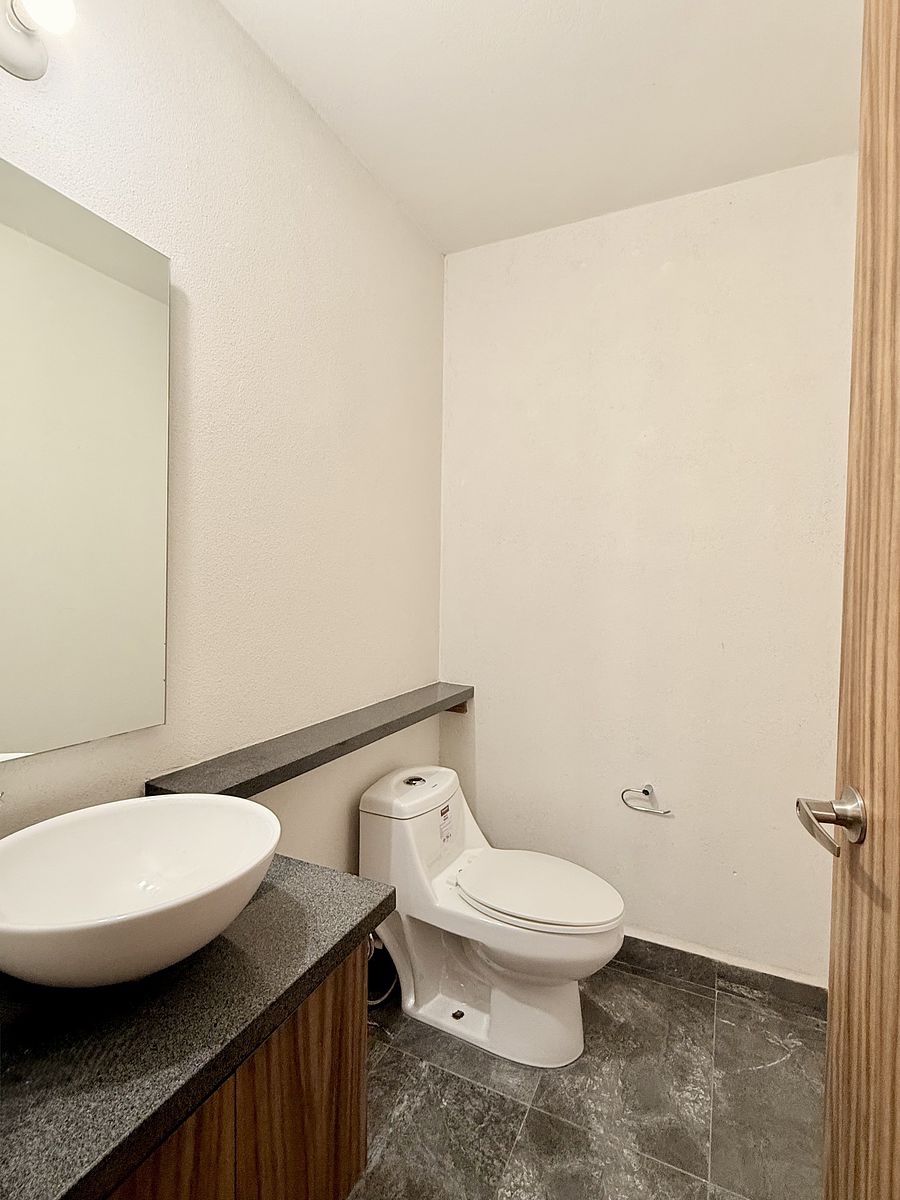 21 de 21: baño visitas