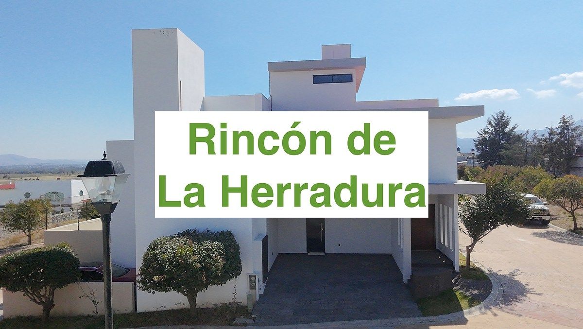 2 of 22: Privada dentro del fraccionamiento