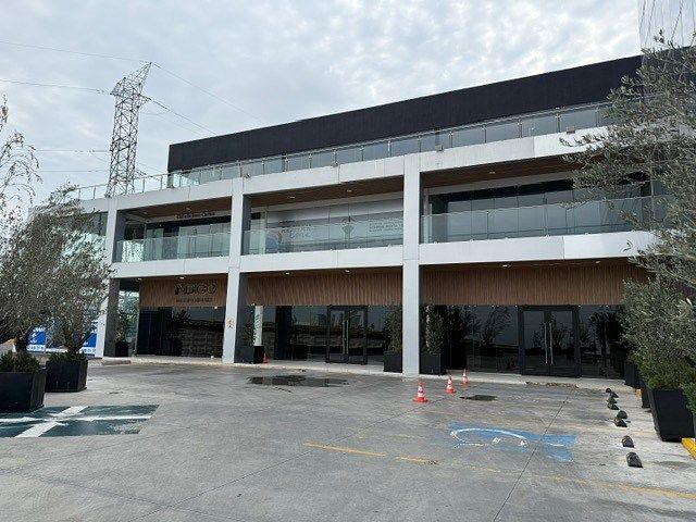 DOS LOCALES EN VENTA EN EL CAMPANARIO QUERETARO, photo 1 of 12