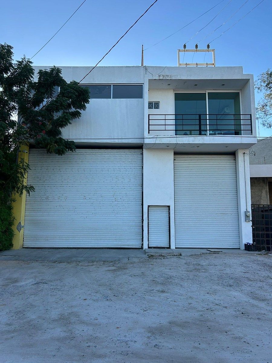 3 of 8: FRENTE EDIFICIO