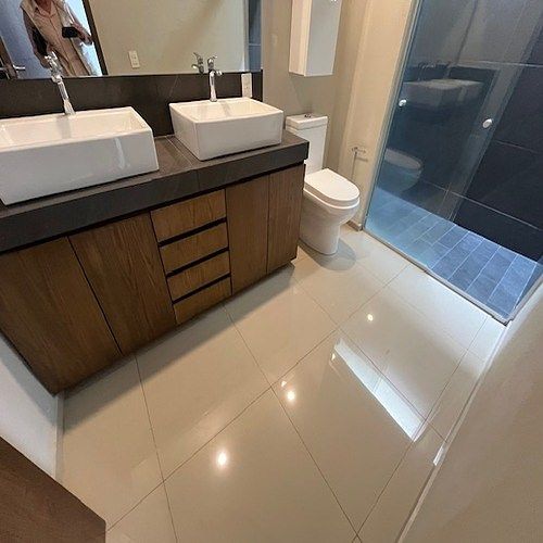 27 de 36: baño doble ovalín recámara principal