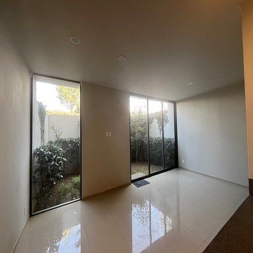 9 de 36: sala comedor con vista al jardín