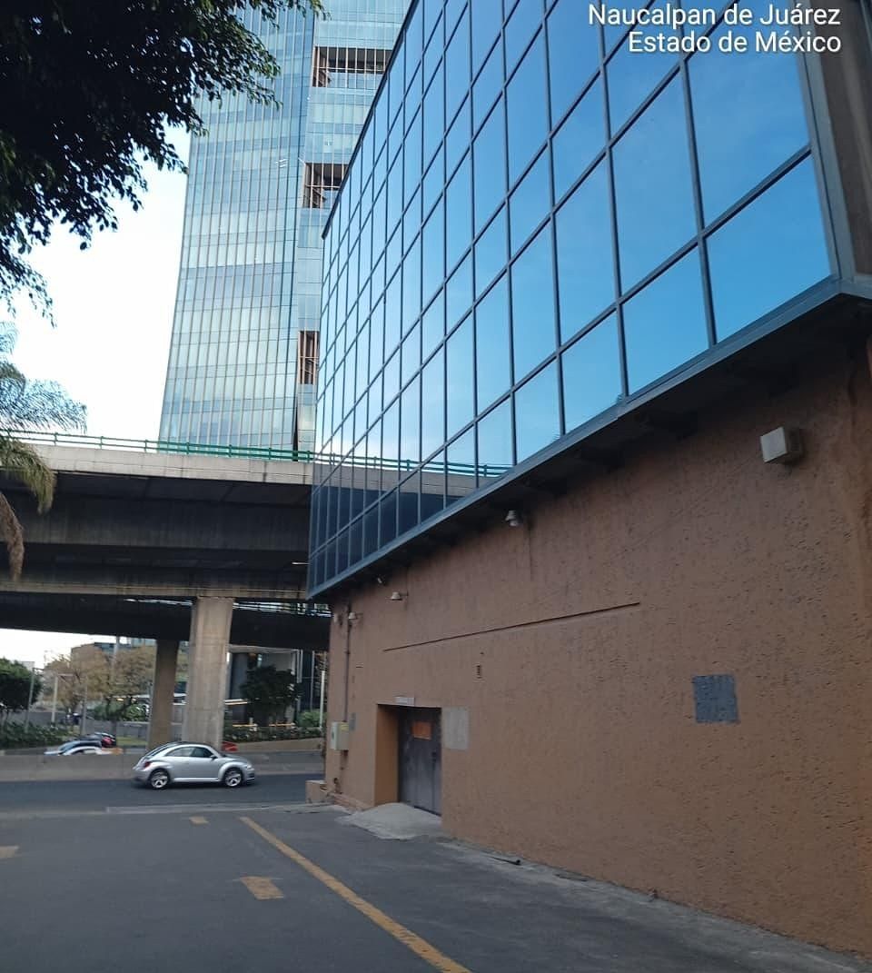 Edificio frente  a Toreo, foto 1 de 14