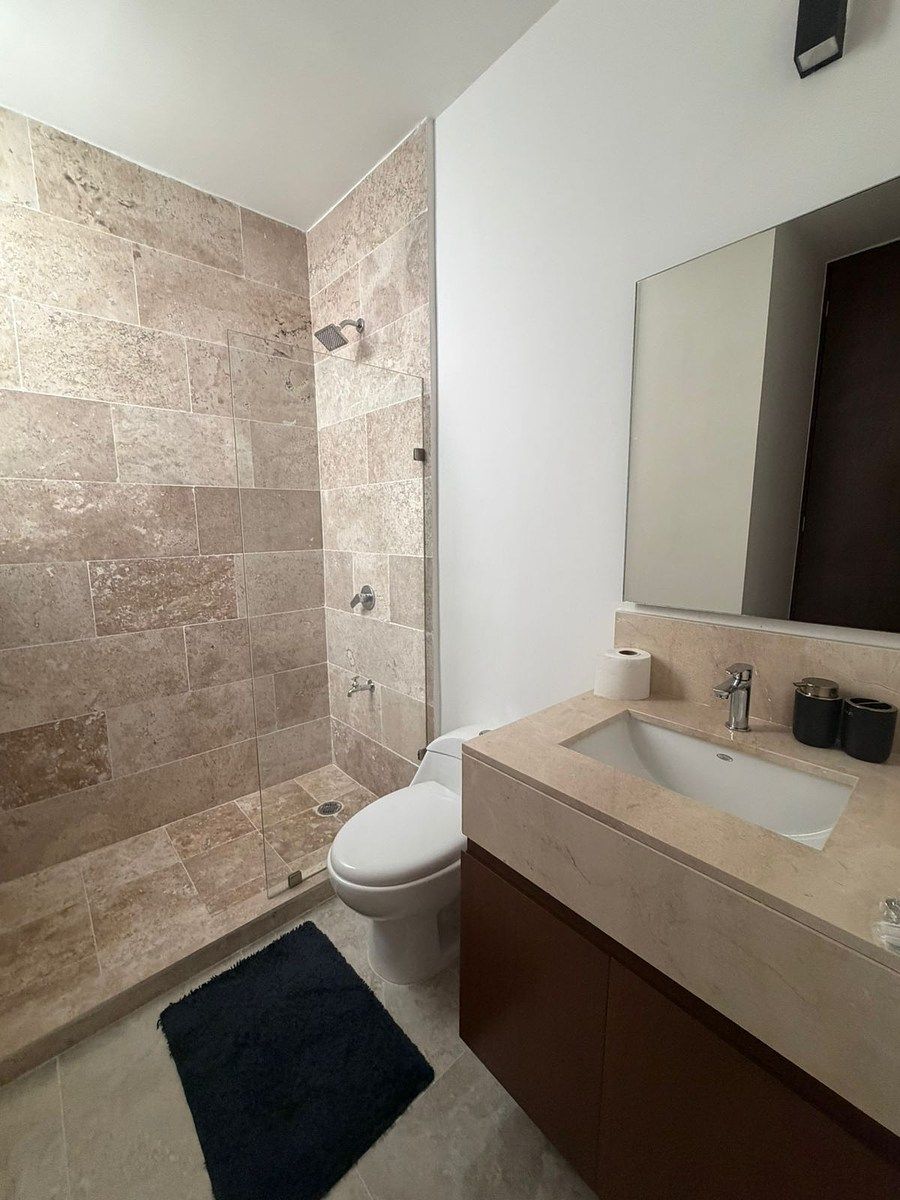 12 de 21: Baño, Tercera Recámara