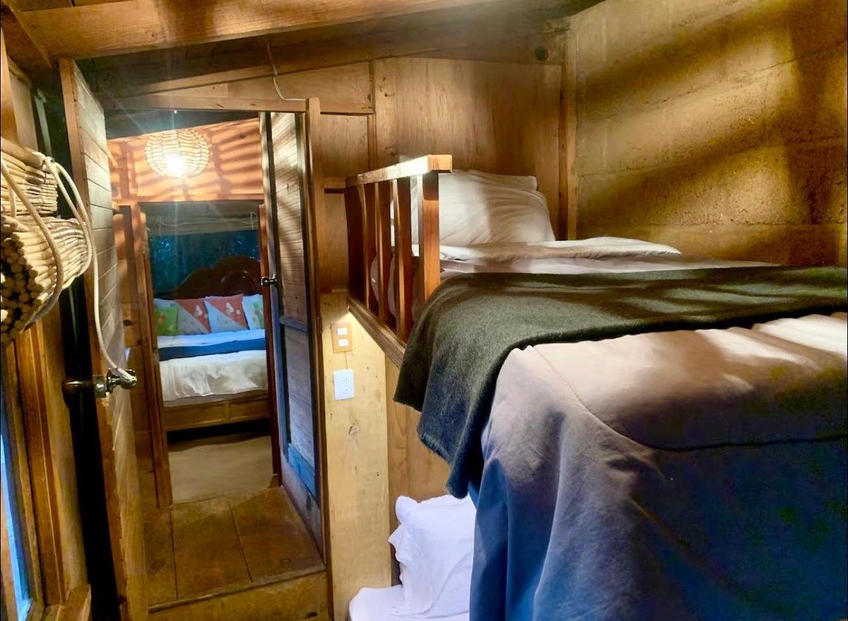 4 of 11: habitación