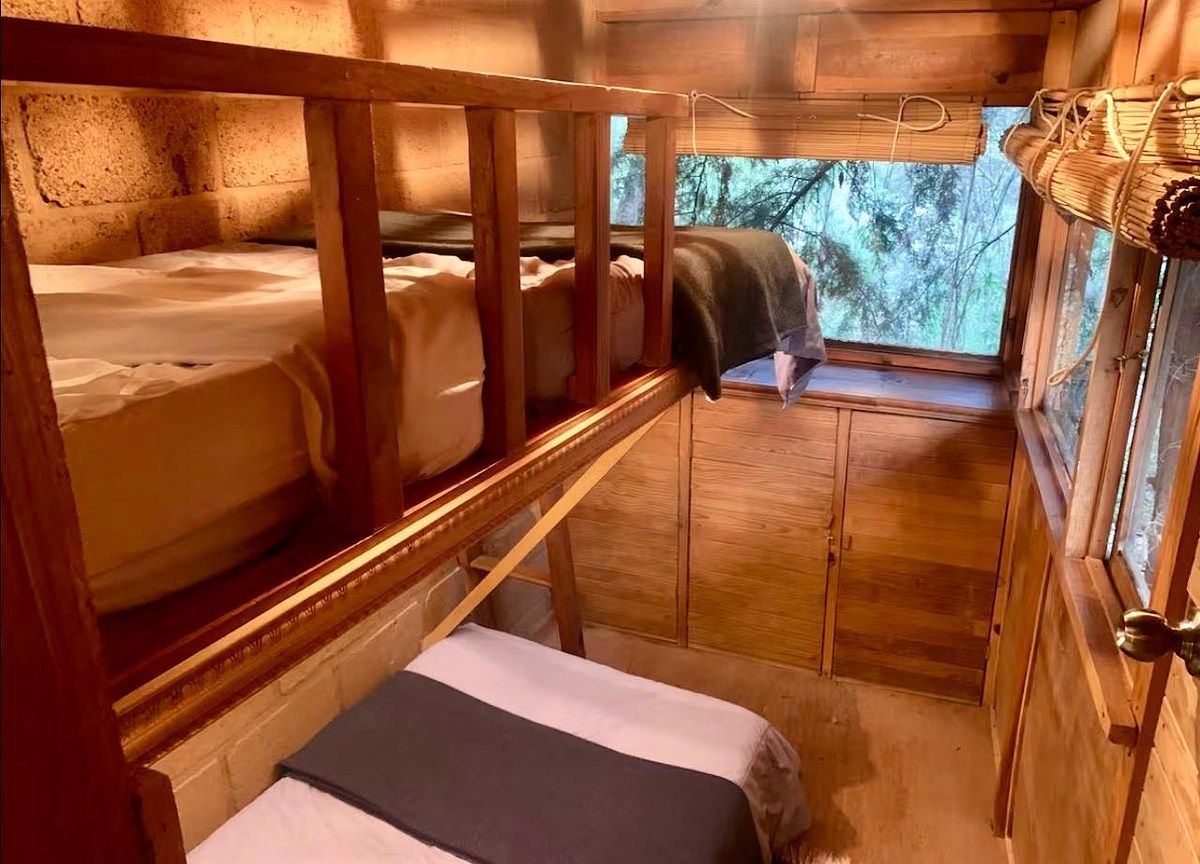 6 of 11: habitación