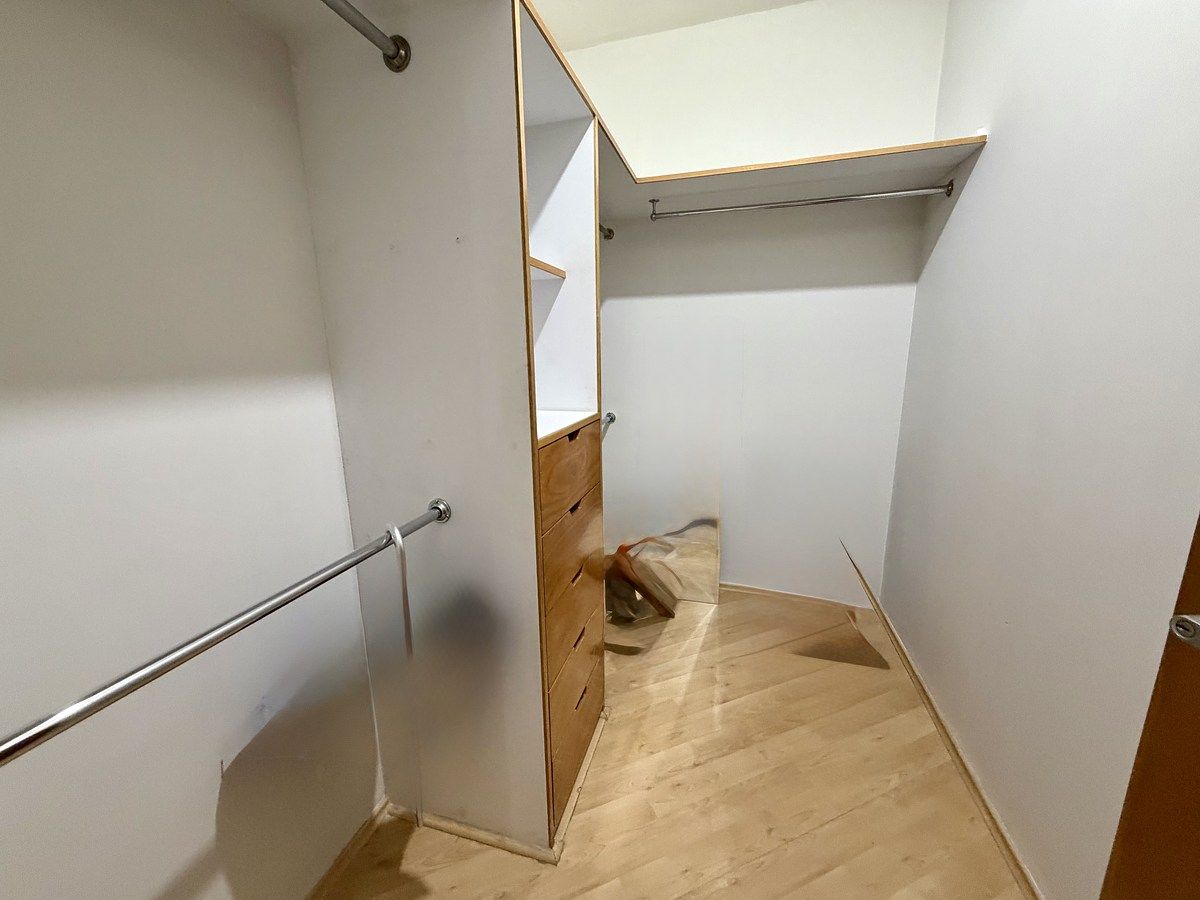 16 de 21: Vestidor rec principal