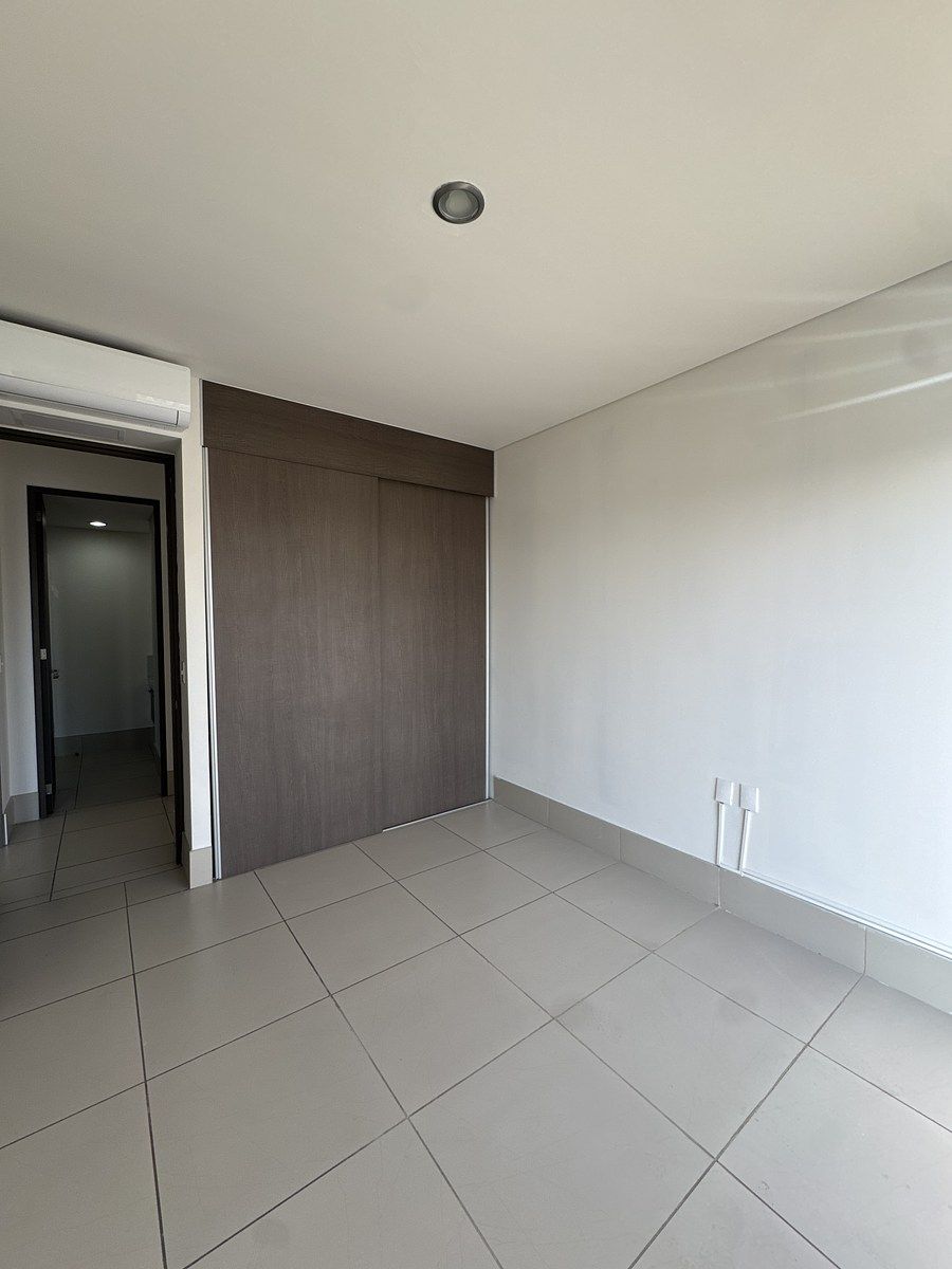 11 de 38: Habitación secundaria 1