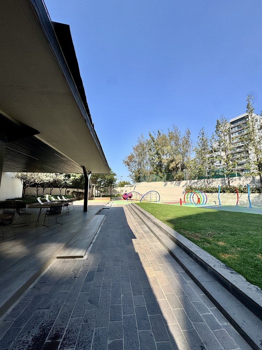 30 de 38: Terraza y juegos de agua