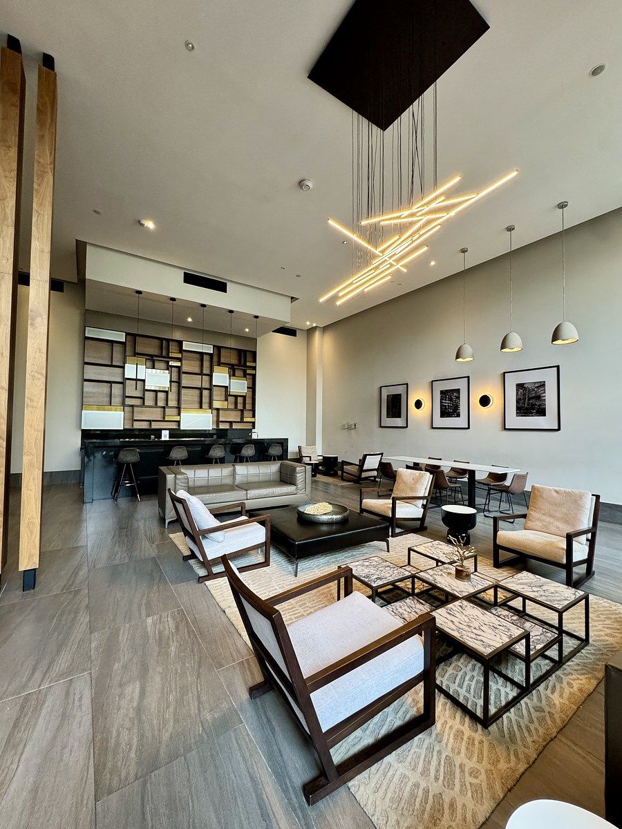 35 de 38: Salón de adultos