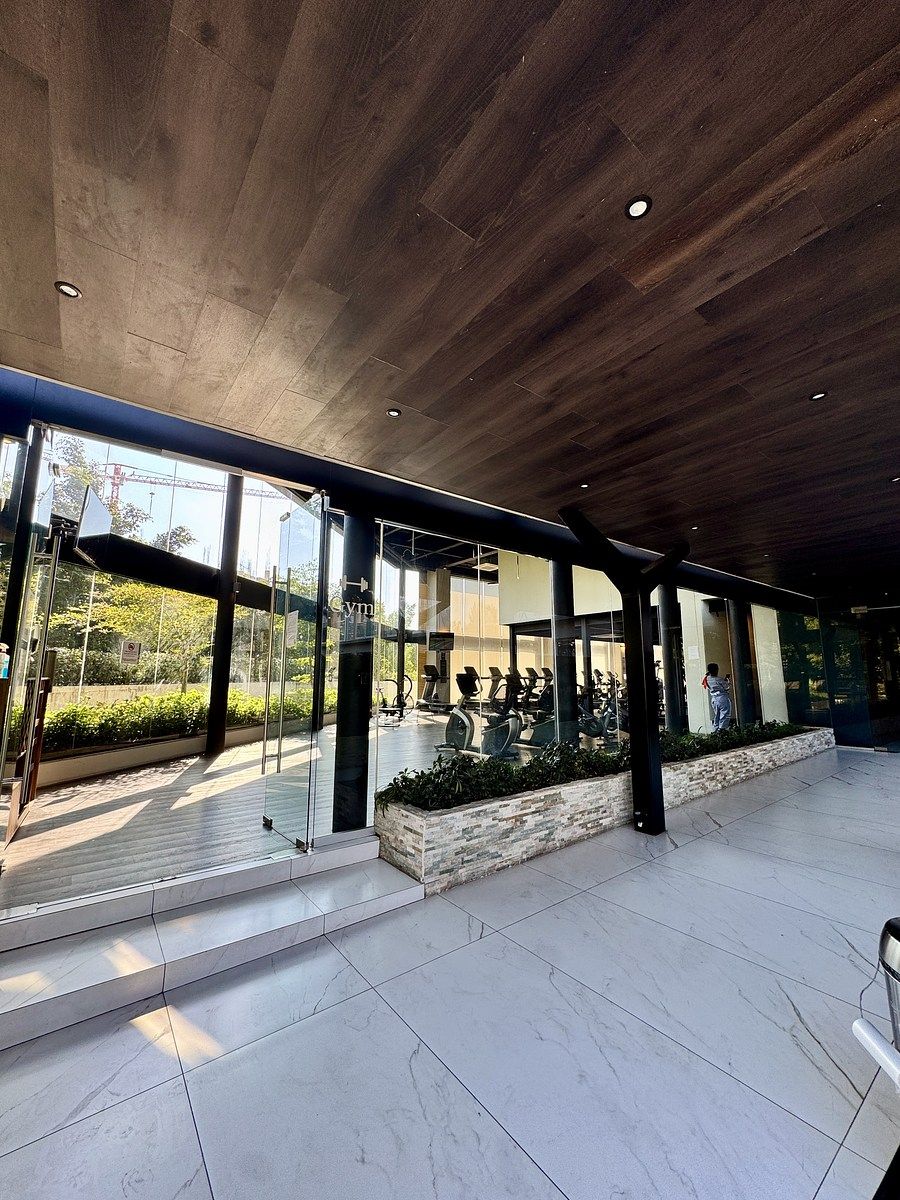 37 de 38: Gimnasio 2